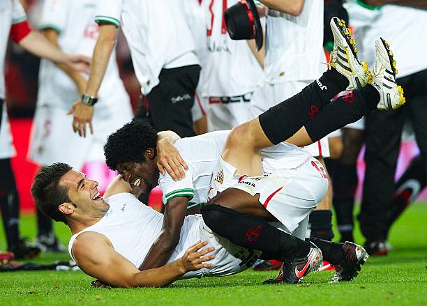 表言论称 表言论称