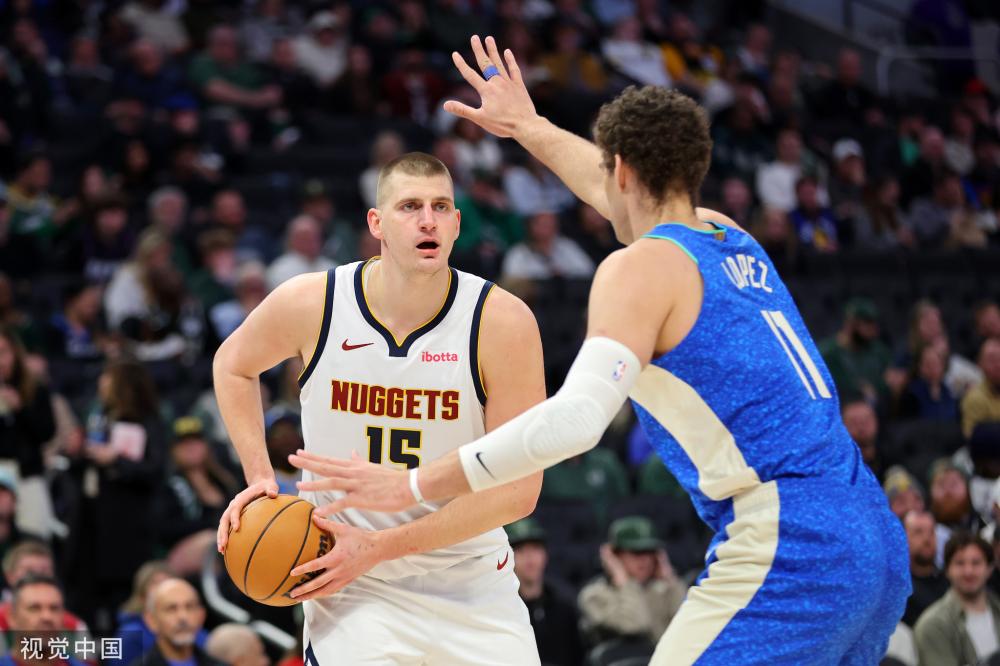 球迷前来观 球迷前来观